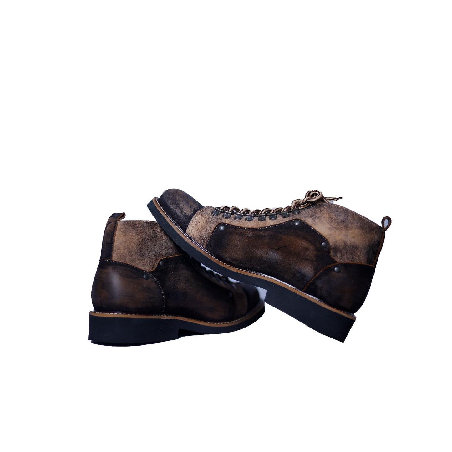 Boot in Leather with Classic Brown Finish